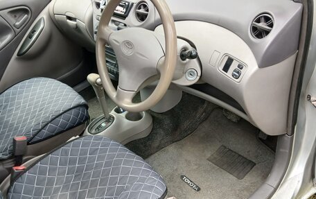Toyota Platz, 2002 год, 350 000 рублей, 16 фотография