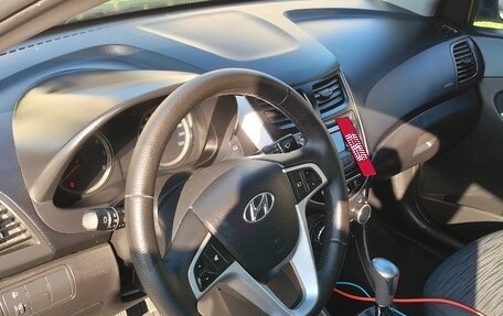 Hyundai Solaris II рестайлинг, 2015 год, 840 000 рублей, 21 фотография