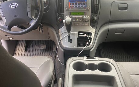Hyundai Grand Starex Grand Starex I рестайлинг 2, 2011 год, 950 000 рублей, 6 фотография