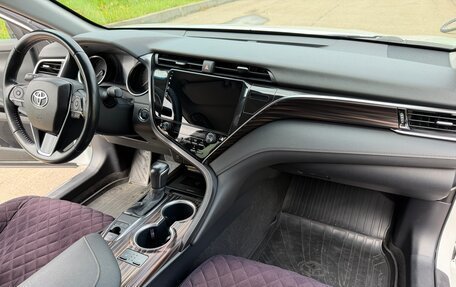 Toyota Camry, 2020 год, 2 890 000 рублей, 17 фотография