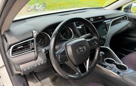 Toyota Camry, 2020 год, 2 890 000 рублей, 19 фотография