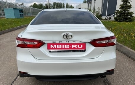 Toyota Camry, 2020 год, 2 890 000 рублей, 6 фотография