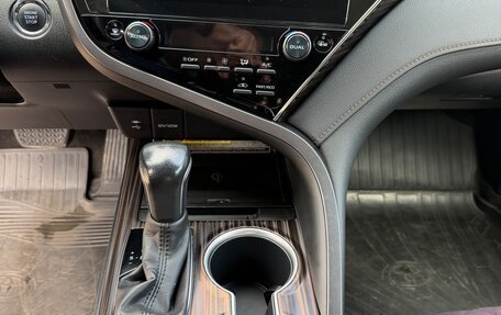 Toyota Camry, 2020 год, 2 890 000 рублей, 20 фотография