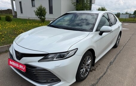 Toyota Camry, 2020 год, 2 890 000 рублей, 2 фотография