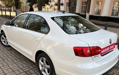 Volkswagen Jetta VI, 2014 год, 950 000 рублей, 3 фотография