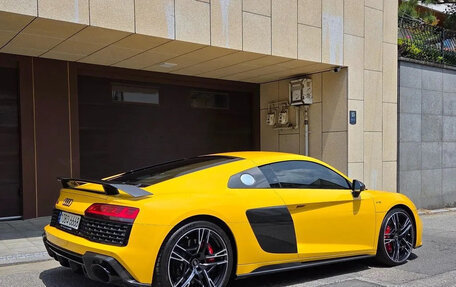 Audi R8, 2021 год, 18 900 000 рублей, 7 фотография