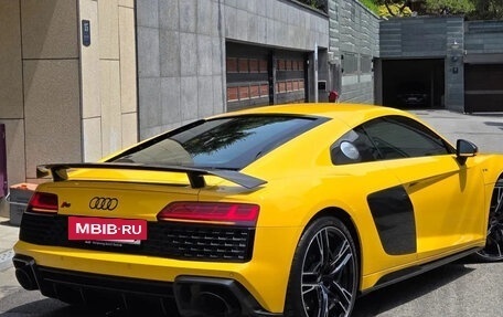 Audi R8, 2021 год, 18 900 000 рублей, 3 фотография