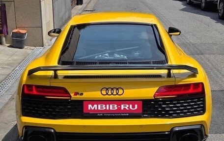 Audi R8, 2021 год, 18 900 000 рублей, 4 фотография