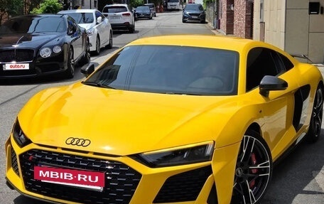 Audi R8, 2021 год, 18 900 000 рублей, 2 фотография