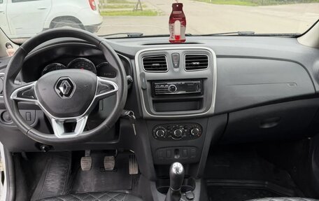Renault Logan II, 2018 год, 685 000 рублей, 6 фотография