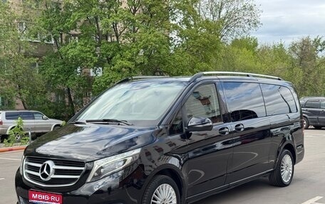 Mercedes-Benz V-Класс, 2018 год, 3 690 000 рублей, 1 фотография