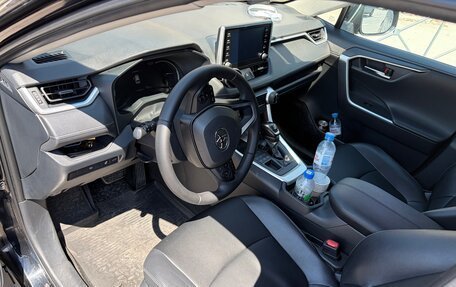 Toyota RAV4, 2021 год, 2 650 000 рублей, 3 фотография