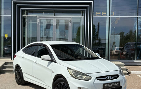 Hyundai Solaris II рестайлинг, 2011 год, 599 000 рублей, 3 фотография