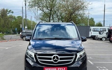 Mercedes-Benz V-Класс, 2018 год, 3 690 000 рублей, 2 фотография