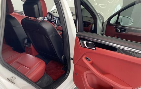 Porsche Macan I рестайлинг, 2014 год, 2 750 000 рублей, 15 фотография