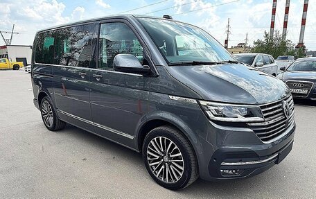 Volkswagen Multivan T6 рестайлинг, 2024 год, 9 300 000 рублей, 2 фотография