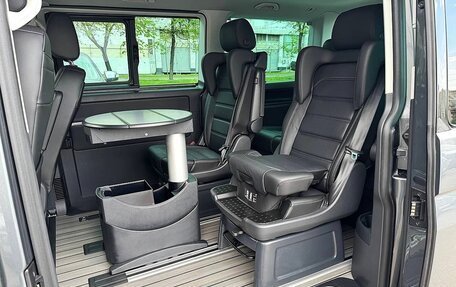 Volkswagen Multivan T6 рестайлинг, 2024 год, 9 300 000 рублей, 12 фотография