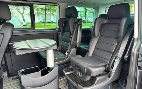 Volkswagen Multivan T6 рестайлинг, 2024 год, 9 300 000 рублей, 17 фотография