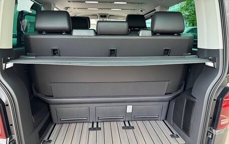 Volkswagen Multivan T6 рестайлинг, 2024 год, 9 300 000 рублей, 19 фотография