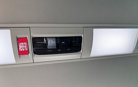 Volkswagen Multivan T6 рестайлинг, 2024 год, 9 300 000 рублей, 18 фотография
