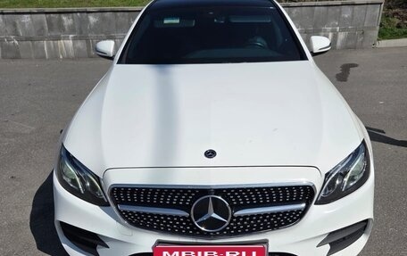 Mercedes-Benz E-Класс, 2019 год, 3 500 000 рублей, 1 фотография