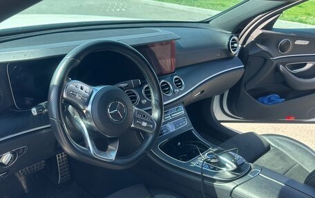Mercedes-Benz E-Класс, 2019 год, 3 500 000 рублей, 5 фотография
