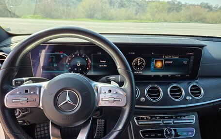 Mercedes-Benz E-Класс, 2019 год, 3 500 000 рублей, 6 фотография