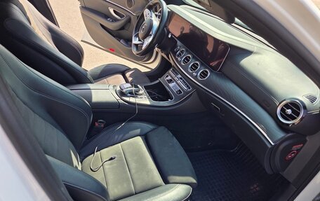 Mercedes-Benz E-Класс, 2019 год, 3 500 000 рублей, 7 фотография