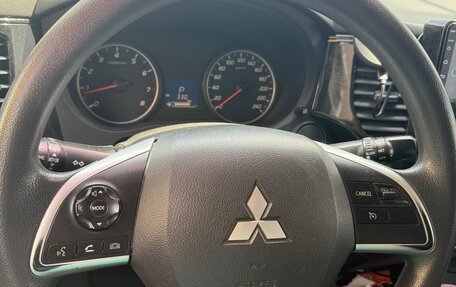 Mitsubishi Outlander III рестайлинг 3, 2012 год, 1 200 000 рублей, 11 фотография