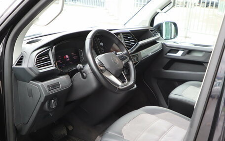Volkswagen Multivan T6 рестайлинг, 2021 год, 4 650 000 рублей, 10 фотография