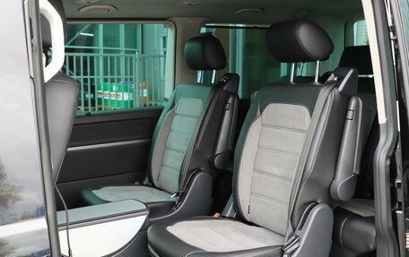 Volkswagen Multivan T6 рестайлинг, 2021 год, 4 650 000 рублей, 20 фотография