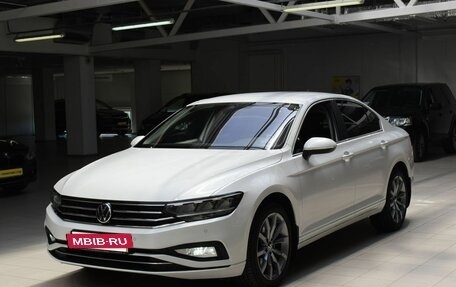 Volkswagen Passat B8 рестайлинг, 2021 год, 2 450 000 рублей, 3 фотография