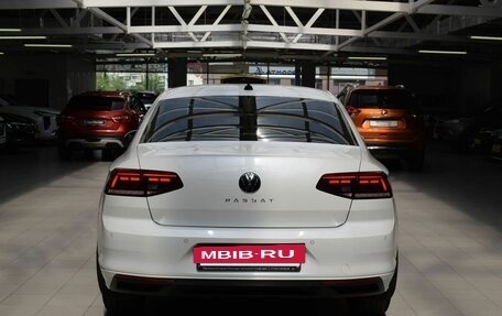 Volkswagen Passat B8 рестайлинг, 2021 год, 2 450 000 рублей, 6 фотография