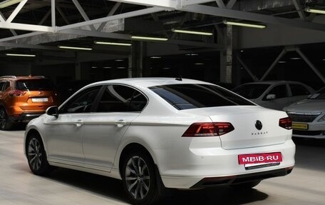 Volkswagen Passat B8 рестайлинг, 2021 год, 2 450 000 рублей, 5 фотография