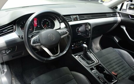 Volkswagen Passat B8 рестайлинг, 2021 год, 2 450 000 рублей, 10 фотография