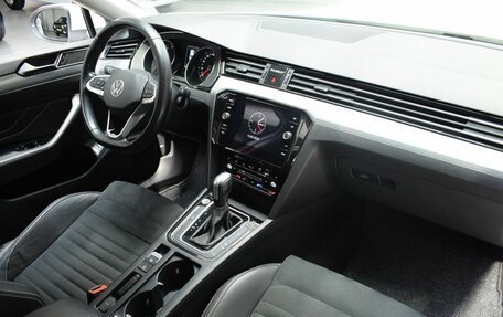 Volkswagen Passat B8 рестайлинг, 2021 год, 2 450 000 рублей, 20 фотография