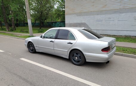 Mercedes-Benz E-Класс, 2001 год, 320 000 рублей, 6 фотография