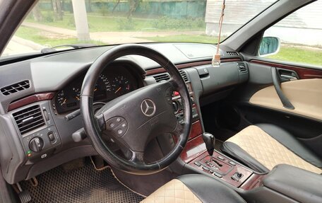Mercedes-Benz E-Класс, 2001 год, 320 000 рублей, 8 фотография