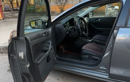 Volkswagen Jetta VI, 2011 год, 950 000 рублей, 7 фотография