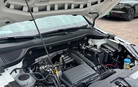 Skoda Karoq I, 2022 год, 1 850 000 рублей, 16 фотография