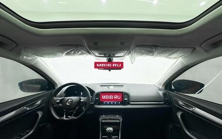 Skoda Karoq I, 2022 год, 1 820 000 рублей, 9 фотография