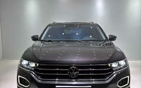 Volkswagen T-Roc I, 2022 год, 1 517 778 рублей, 2 фотография