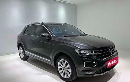 Volkswagen T-Roc I, 2022 год, 1 517 778 рублей, 3 фотография