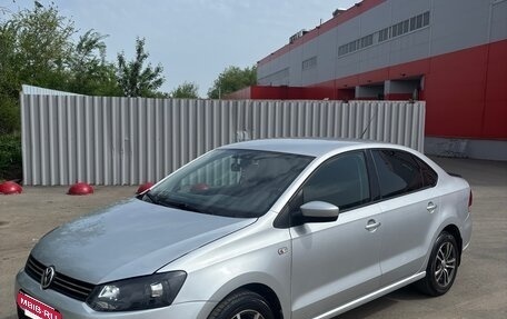 Volkswagen Polo VI (EU Market), 2012 год, 700 000 рублей, 2 фотография