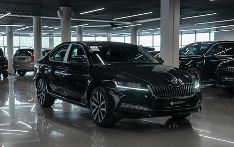 Skoda Superb III рестайлинг, 2025 год, 3 270 000 рублей, 2 фотография