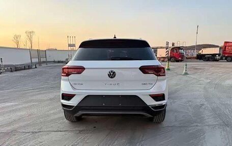 Volkswagen T-Roc I, 2023 год, 1 602 125 рублей, 5 фотография