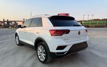 Volkswagen T-Roc I, 2023 год, 1 602 125 рублей, 7 фотография