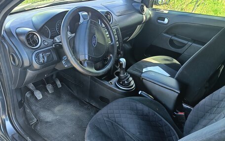 Ford Fiesta, 2005 год, 229 000 рублей, 3 фотография