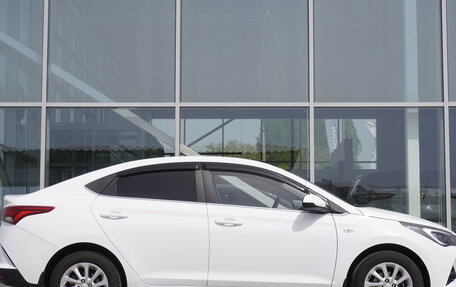 Hyundai Solaris II рестайлинг, 2021 год, 1 667 000 рублей, 4 фотография
