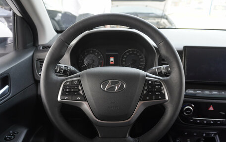 Hyundai Solaris II рестайлинг, 2021 год, 1 667 000 рублей, 13 фотография